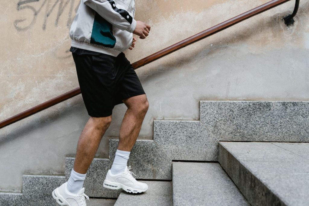 Why Does My Knee Hurt Going Up and Down Stairs?